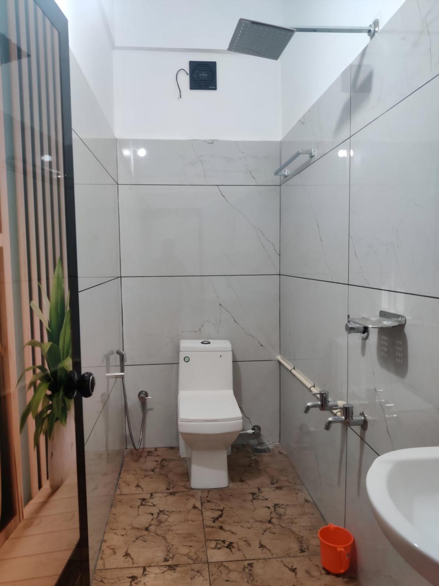 Spacious 2Bhk Near Airport Kochi Exterior photo